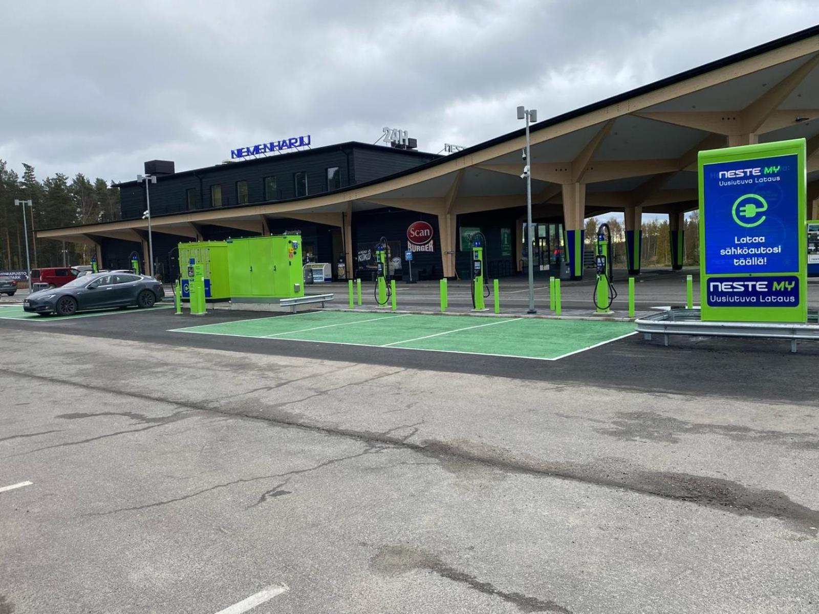 Niemenharjun Matkailukeskus Hotell Pihtipudas Exteriör bild